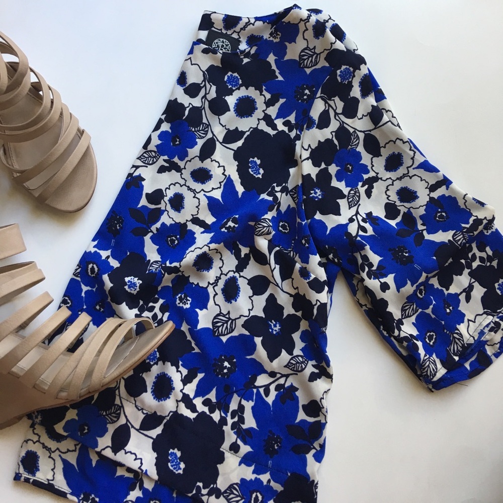 Bobeau cropped floral blouse